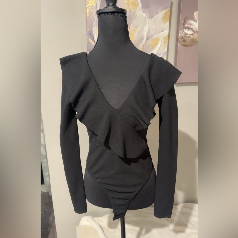 NWT Boohoo Elegant Black Ruffle Long Sleeve Bodysuit size 4